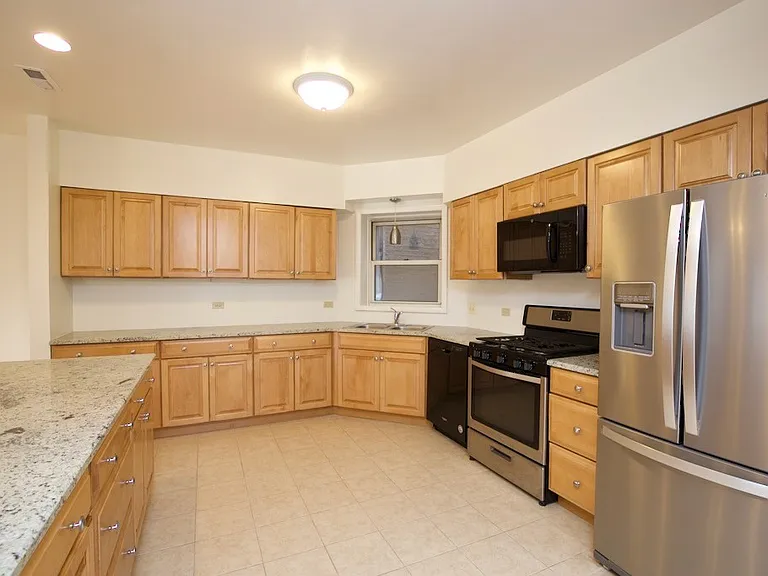 6713 N Sheridan Rd #N3 — Photo 3