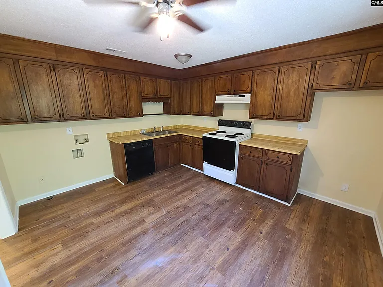 134 Calvin Ct #B — Photo 5