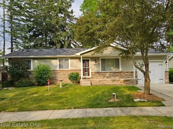 408 Leverett St, Milford, MI 48381