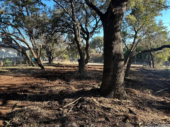LOT 6 AND PT 5 MATT DILLON LOT 6&PT5, Bandera, TX 78003