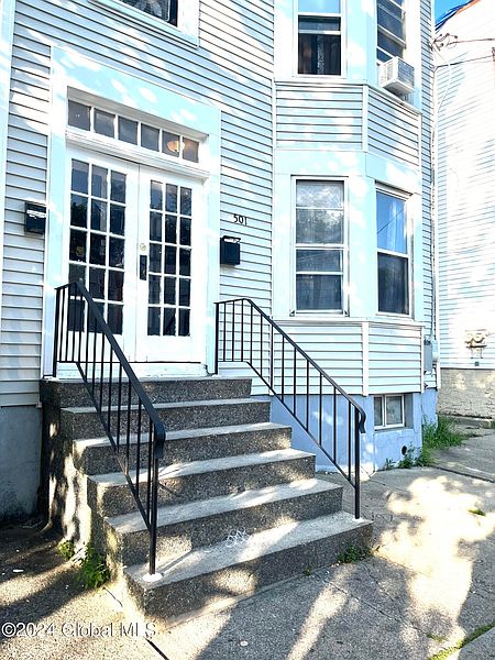2nd image of 501 Washington Avenue