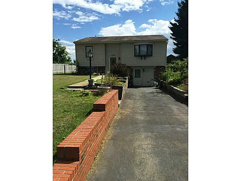 426 Alpine Village Dr photo 1