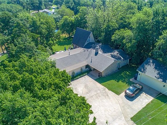 This shows you the lake in relation to the house!