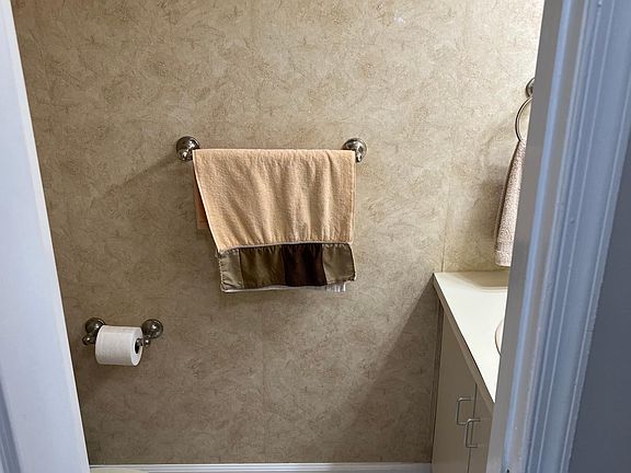 2nd image of 230 Bromley Pl