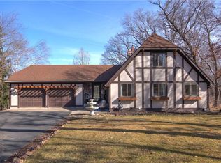 E4450 Woodland Dr, Eau Claire, WI 54701