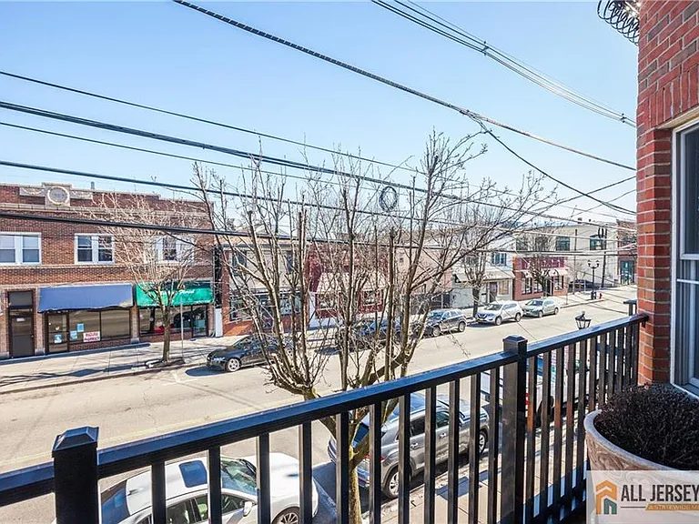 112 N Broadway St #B — Photo 18