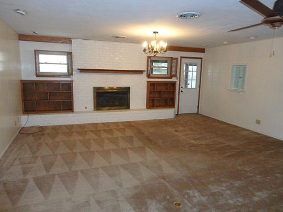 3rd image of 2611 Camarie Ave