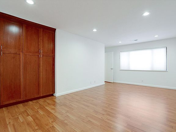 4th image of 20420 Atrium Dr #1