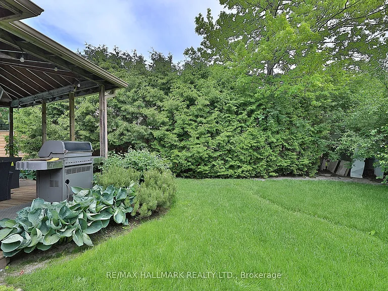 58 Pickett Cres — Photo 3