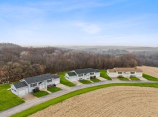 E7911 Green Acres Rd, Viroqua, WI 54665