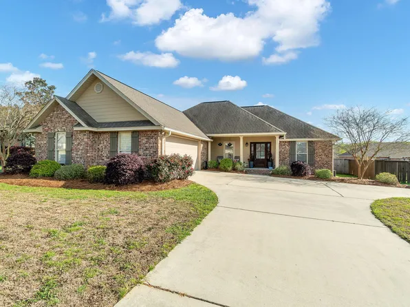 16 E Sycamore St, Sumrall, MS 39482