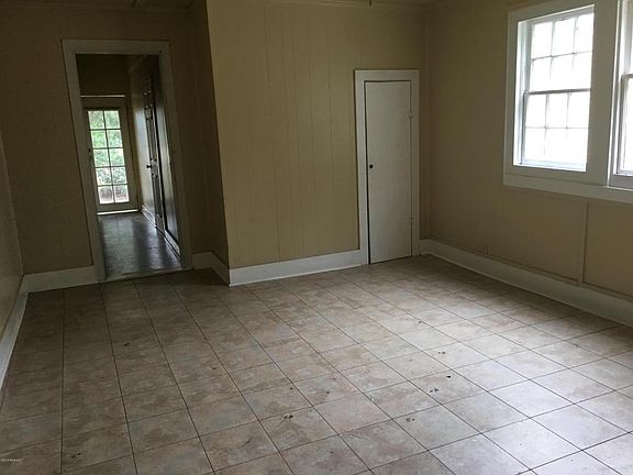 2nd image of 501 Saint Anne St