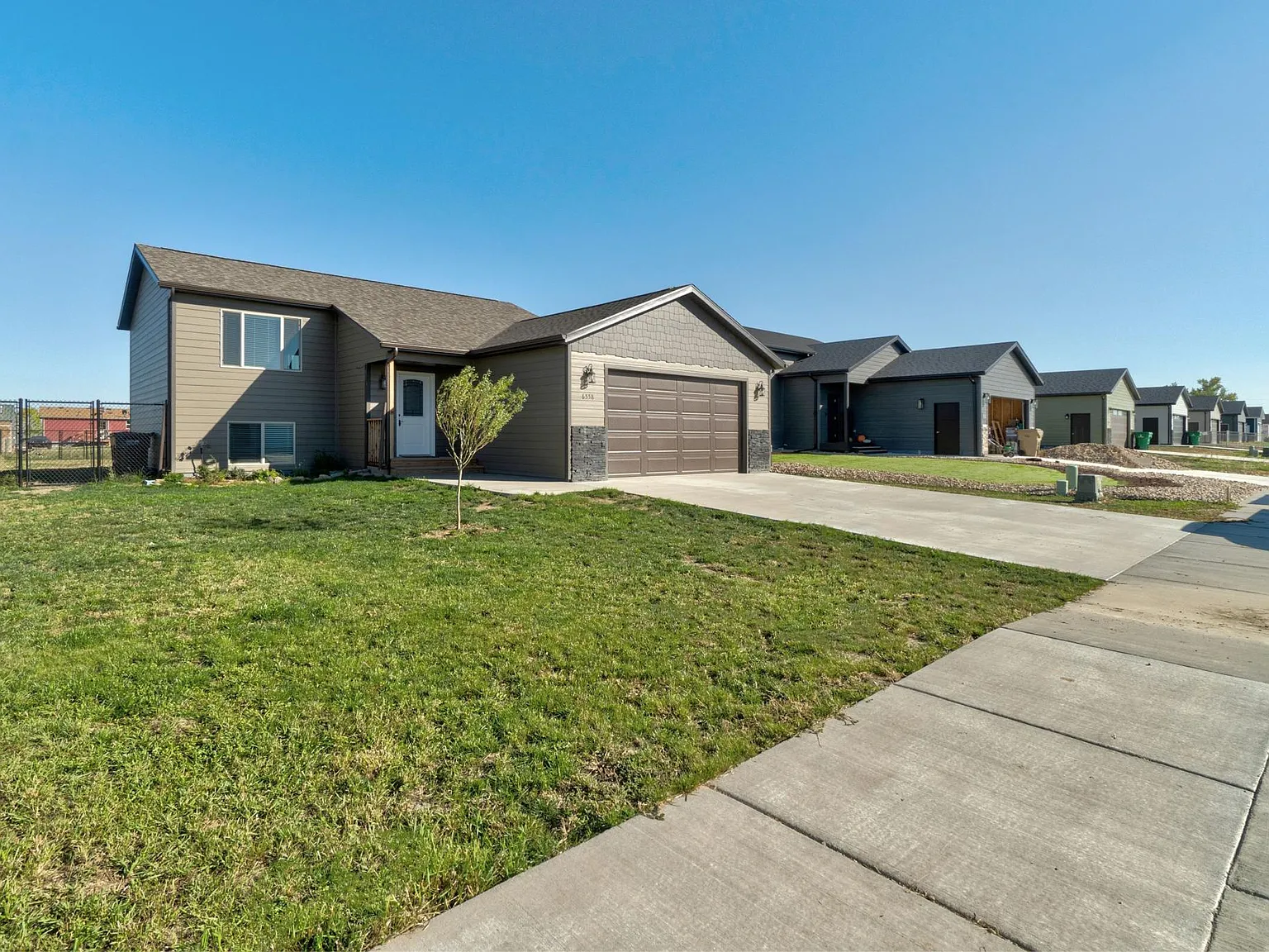 6558 Abelia St — Photo 1