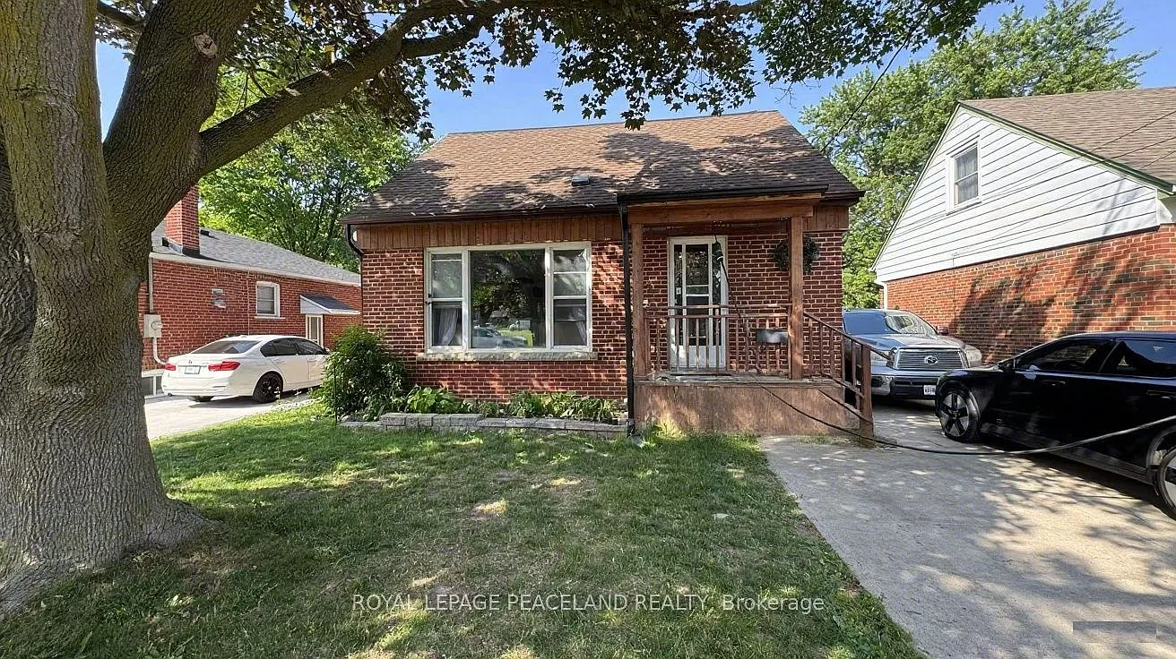 4 bed, $3,000 — Photo 1