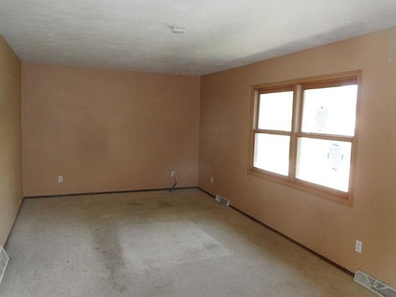3rd image of 850 Blaser Ct