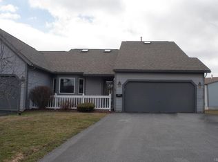 223 Oarlock Cir, East Syracuse, NY 13057