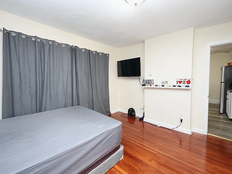 173 Porter St #4 — Photo 6