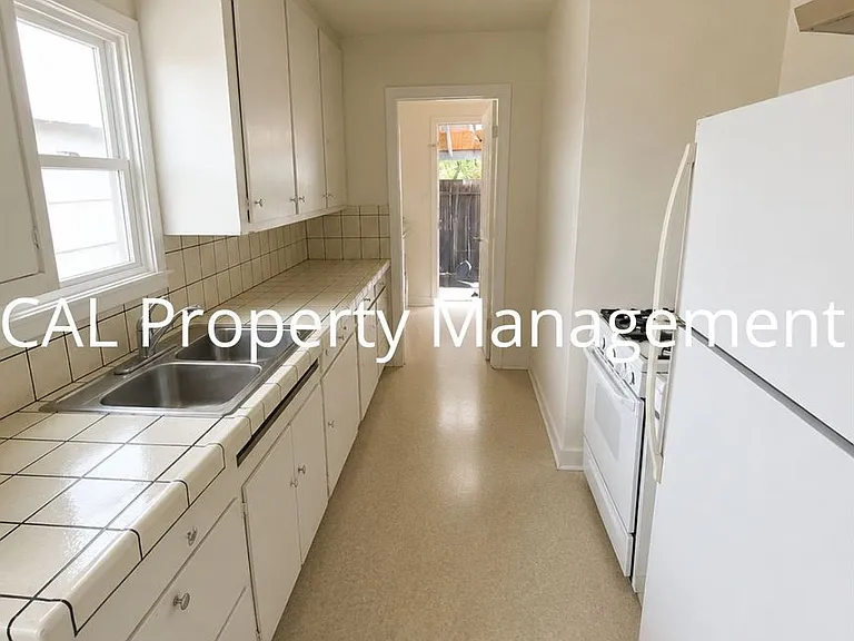 218 Rochex Ave #A — Photo 7