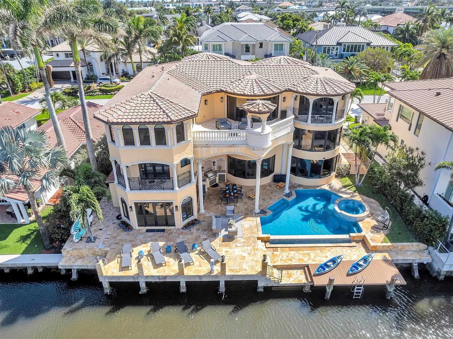 6 bed, 9.0 bath, 7286 sqft, $39,995 — Photo 1