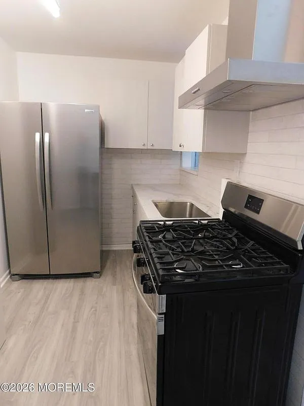 2 bed, 1.0 bath, 700 sqft, $2,200 — Photo 4
