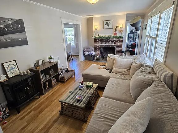 4th image of 109 Jewett St #3