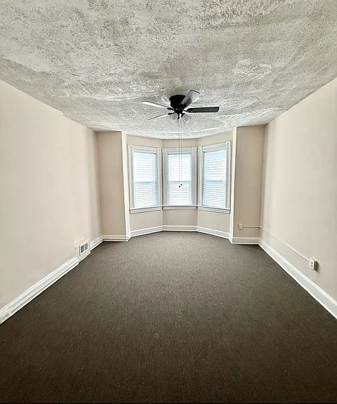 1633 Appleton St — Photo 3