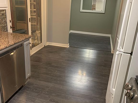 4th image of 8 Glenwood Ln
