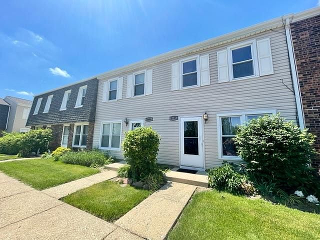 1st image of 1685 Shamrock Ct #1685