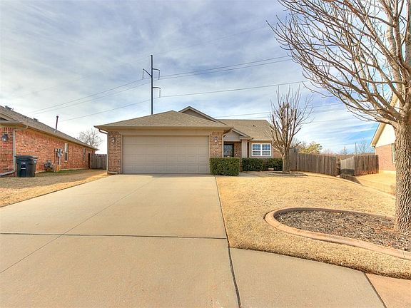 3rd image of 821 Beechwood Way