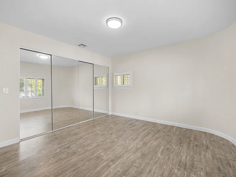 1635 Grandview Ave — Photo 15