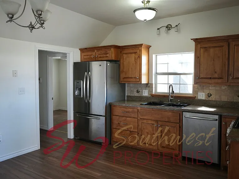 1590 N Race St — Photo 4