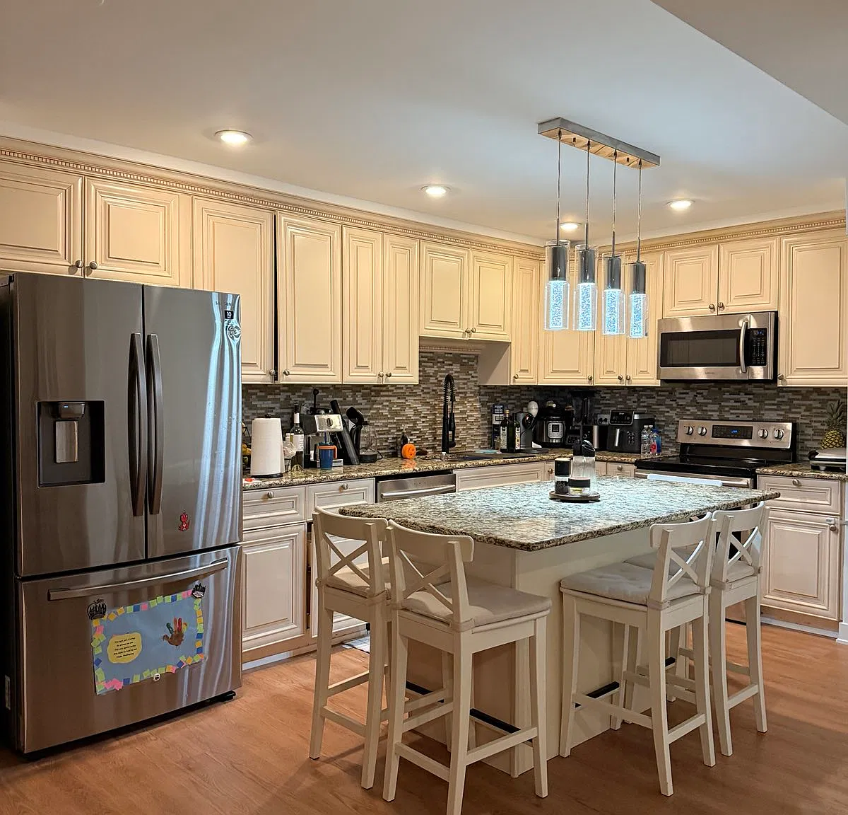 2 bed, 900 sqft, $2,000 — Photo 1