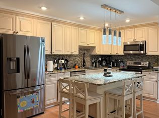 10723 W 5th Ave #108, La Grange, IL 60525