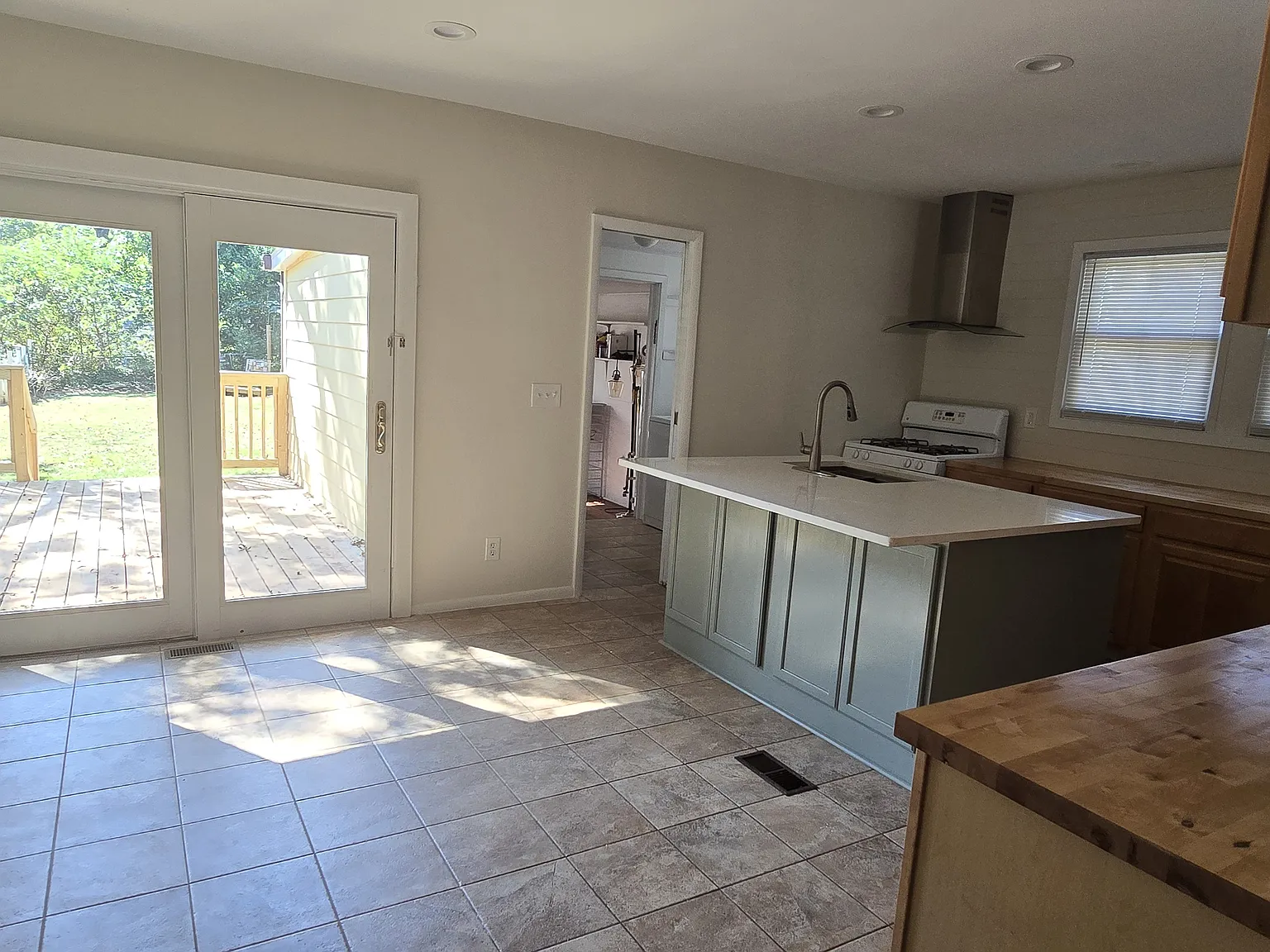 5325 Mimosa Dr — Photo 4