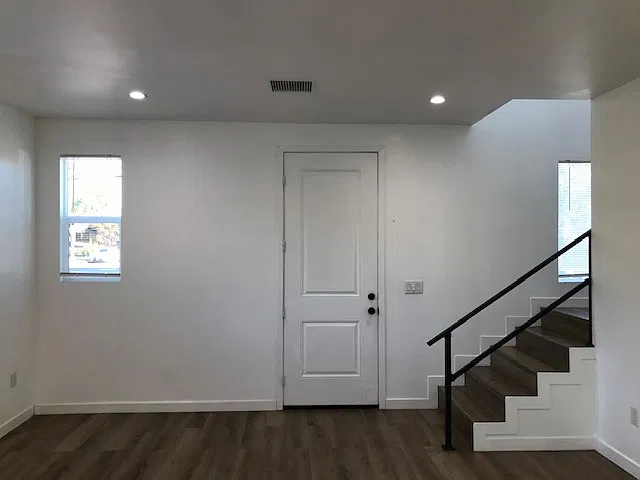 3 bed, 1000 sqft, $3,695 — Photo 3
