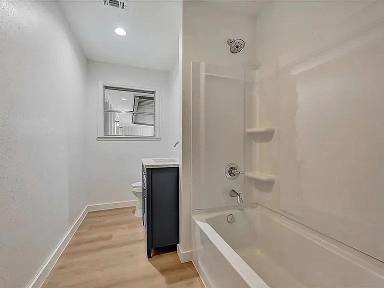 801 Duren St — Photo 13