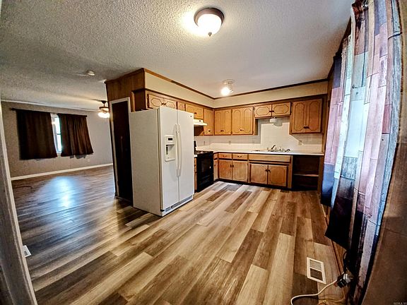 4th image of 1302 Pavilion Ln