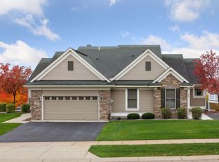 7093 Waterstone Ln, Woodbury, MN 55125