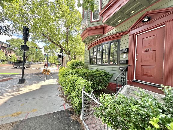 3rd image of 424 Broadway #3