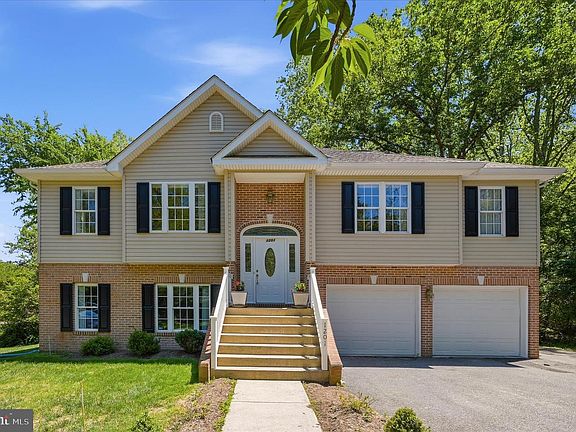 2nd image of 1201 Lakeview Dr