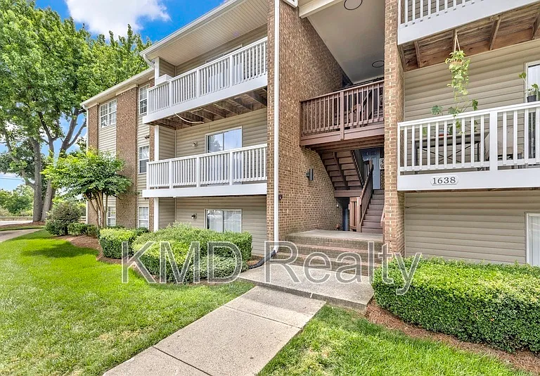 1638 Arlyn Cir #A — Photo 1