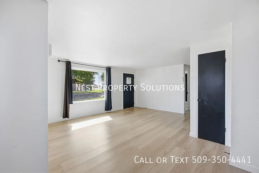 Brand New Price! Newly Remodeled 2 Bedroom Home in Ephrata — Photo 3