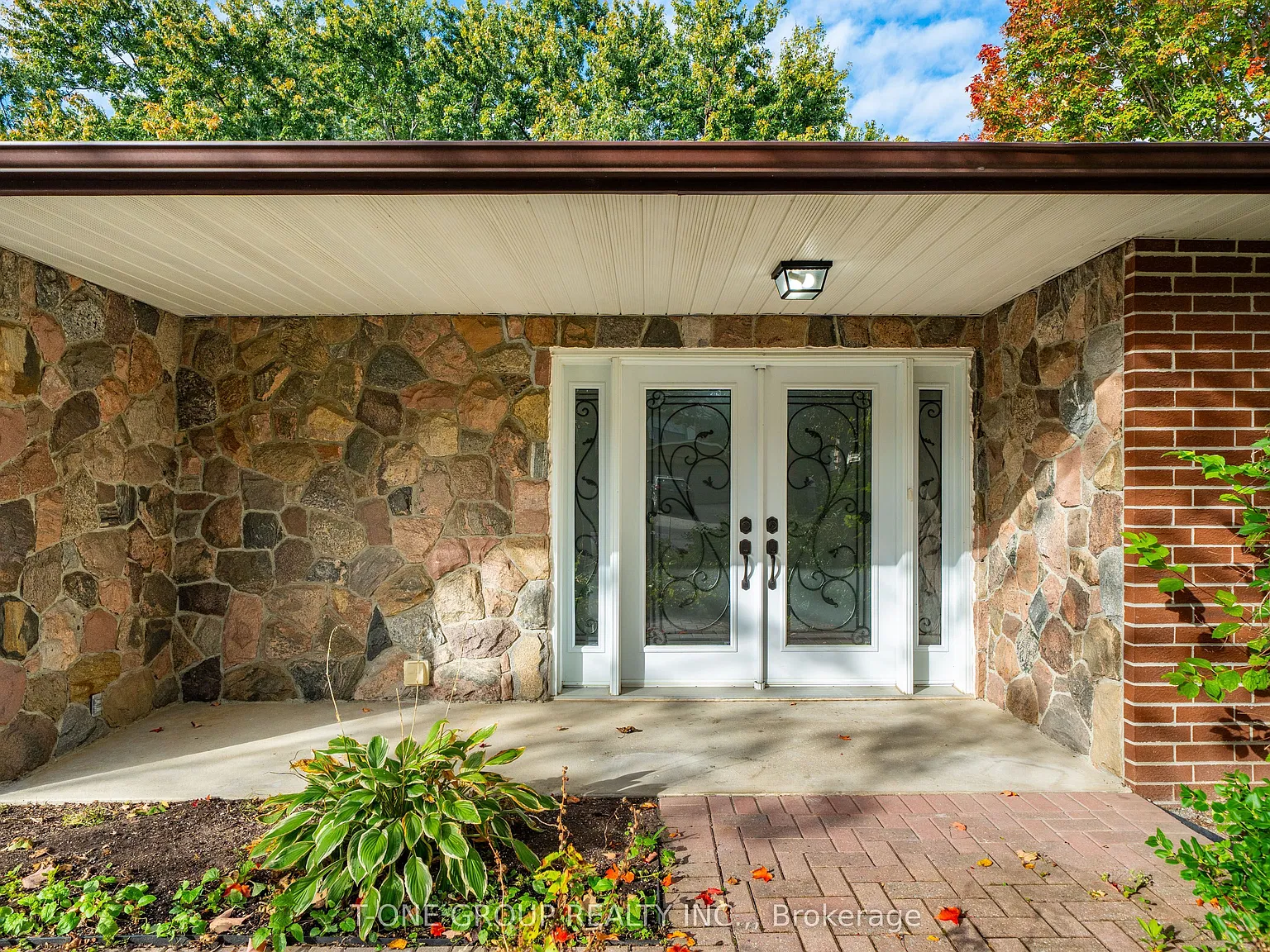 4 bed, $3,600 — Photo 2