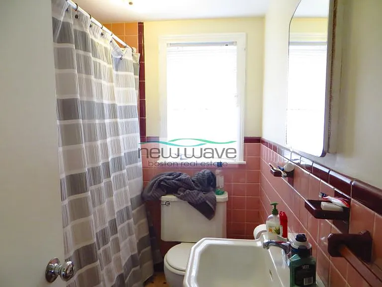 16 Pinckney St #4 — Photo 5