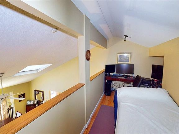 3rd image of 49 Vista Dr