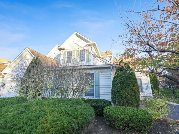 118 Scarlet Oak Ln, Paramus, NJ 07652