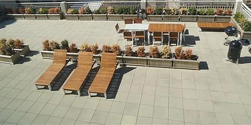 Rented by R New York