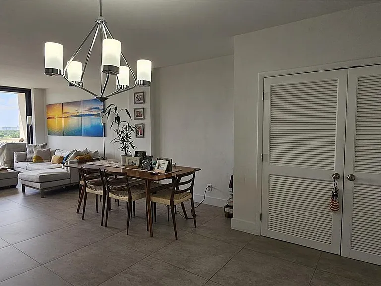 90 Edgewater Dr #1219 — Photo 4