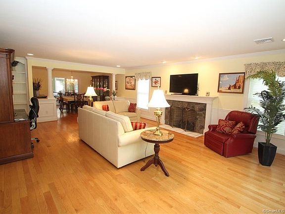 4th image of 5 Highland Oak Dr