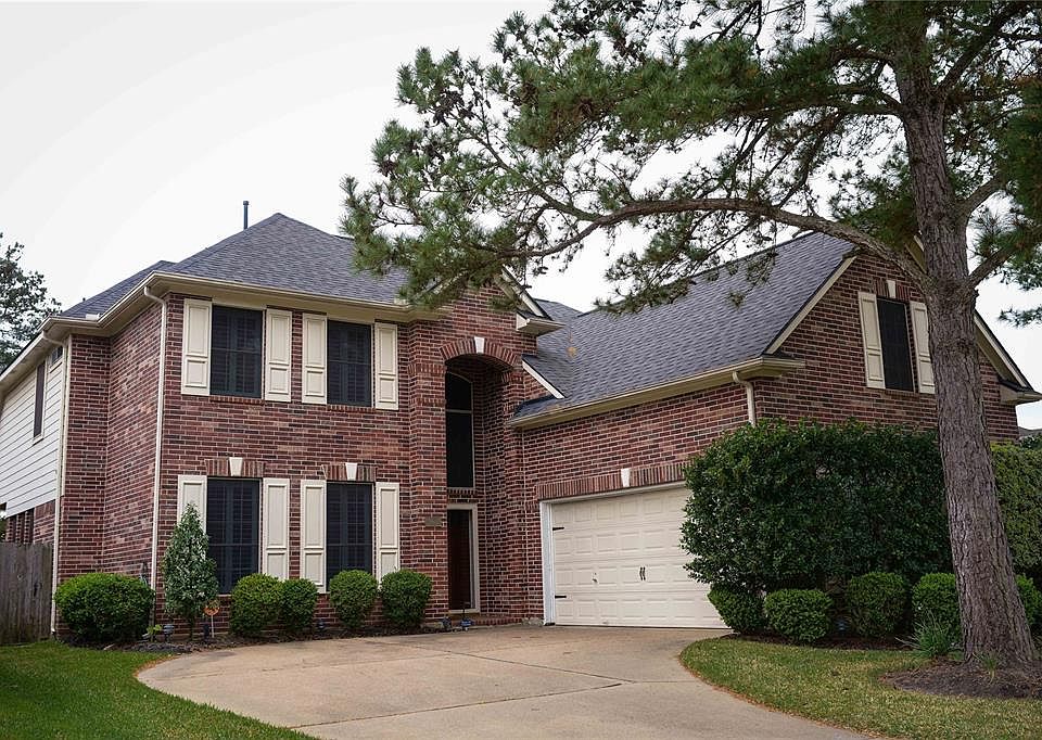 1st image of 15607 Valley Creek Dr